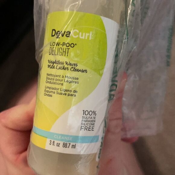 DevaCurl low-poo DELIGHT shampoo weightless waves - Picture 4 of 5